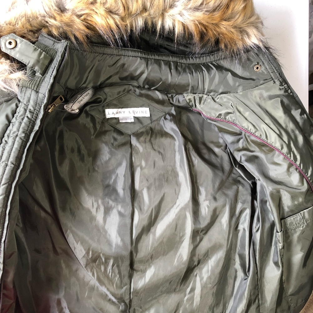 Larry Levine Women ‘s Faux Fur Hood Coat Small - Picture 8 of 8